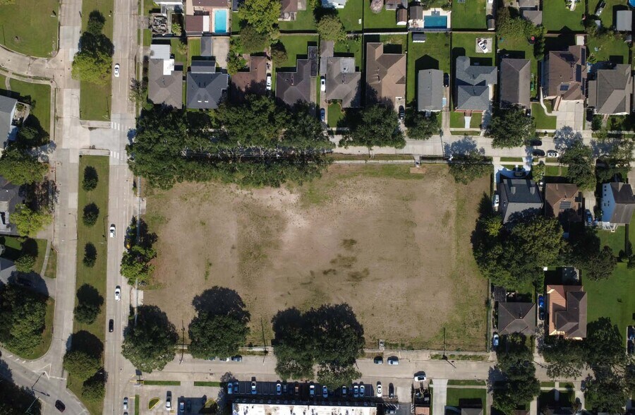 More Photos Of 6101 Chatham Dr, New Orleans Apartments For Sale