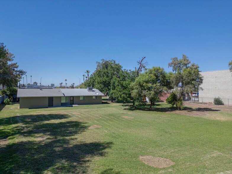 More Photos Of 958 W Main St, Mesa Flex For Lease
