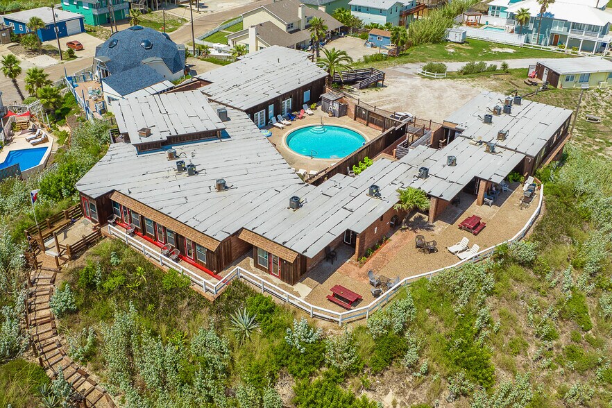 More Photos Of 630 Banyan Beach Dr, Port Aransas Hotel For Sale