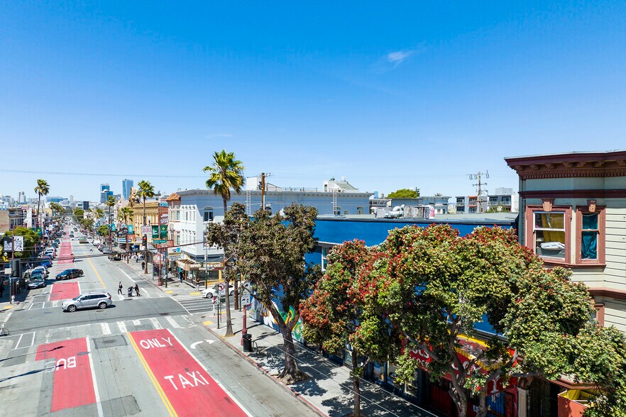 More Photos Of 2401 Mission St, San Francisco Apartments For Lease