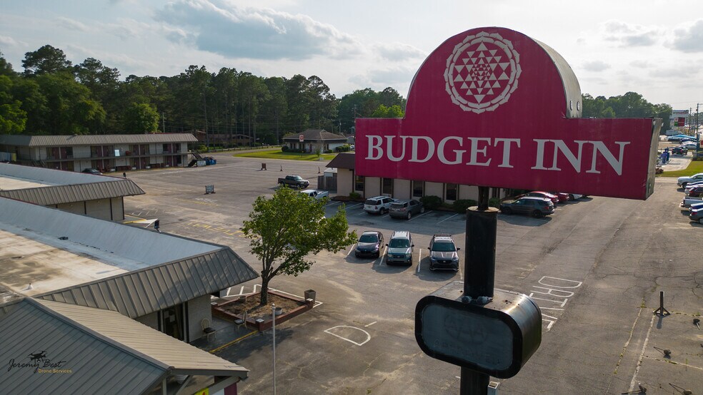 More Photos Of 1503 E 1st St, Vidalia Hotel For Sale