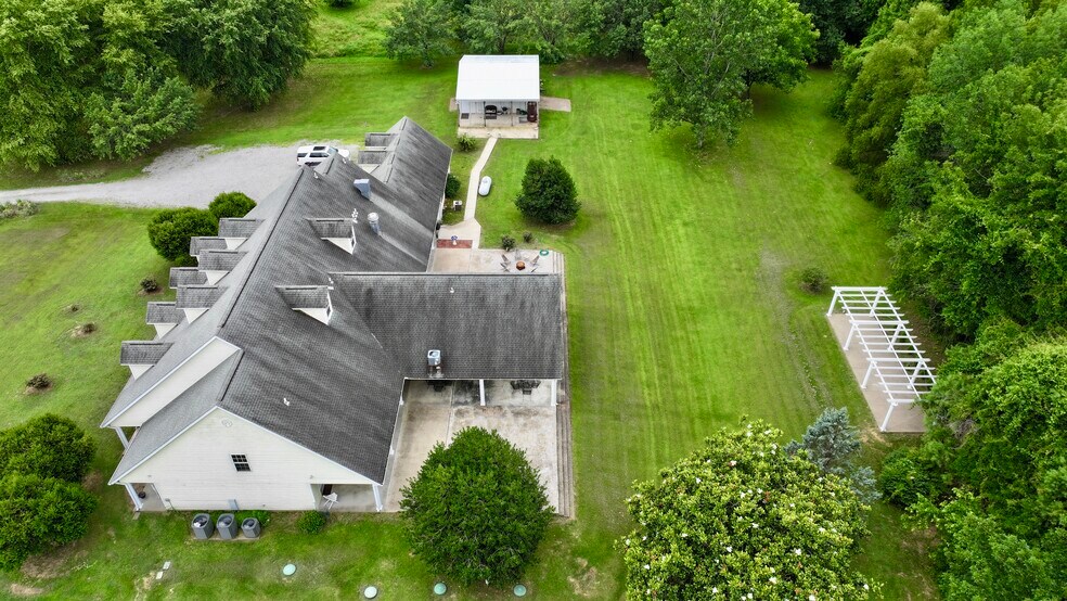 More Photos Of 3144 Riverbend Rd, Heber Springs Hotel For Sale