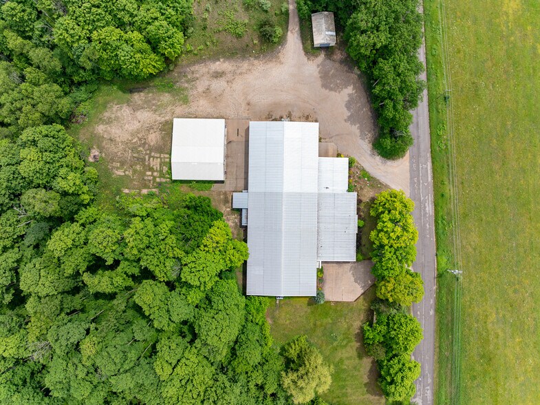 More Photos Of 3166 Muckle Rd, Central Lake Manufacturing For Lease