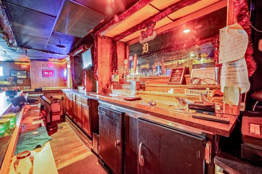 More Photos Of 19430 W Warren Ave, Detroit Specialty For Sale