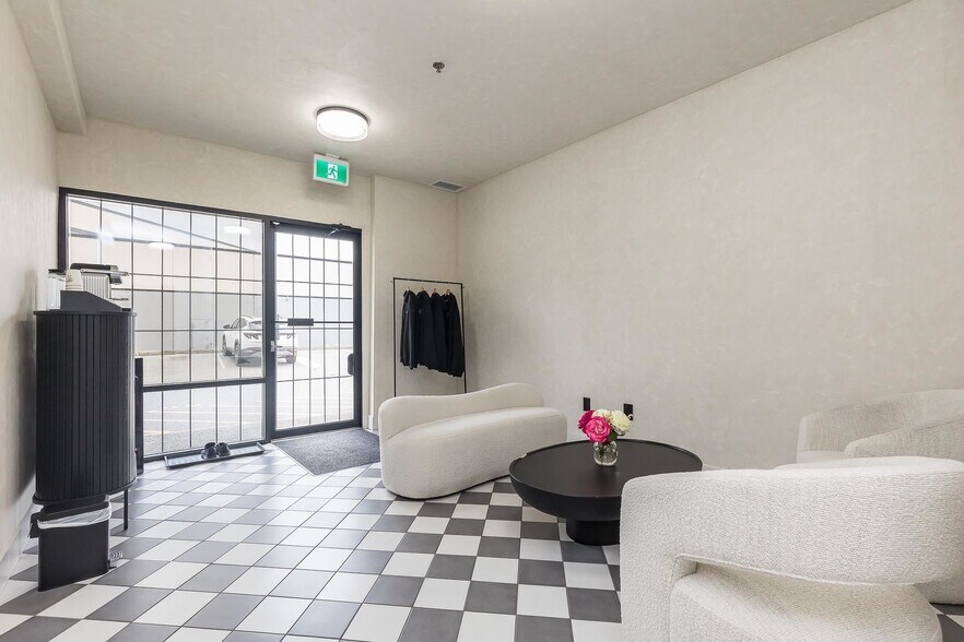 More Photos Of 34100 S Fraser Way, Abbotsford Distribution For Sale