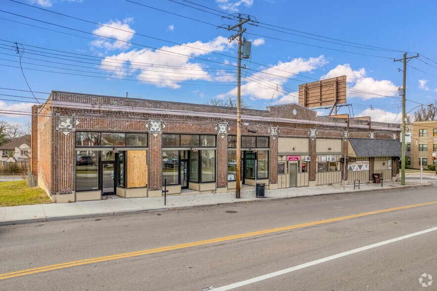 Primary Photo Of 3235-3245 Woodburn Ave, Cincinnati Storefront For Sale