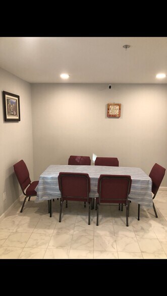 More Photos Of 340 Lockheed Ave SE, Marietta Healthcare For Sale