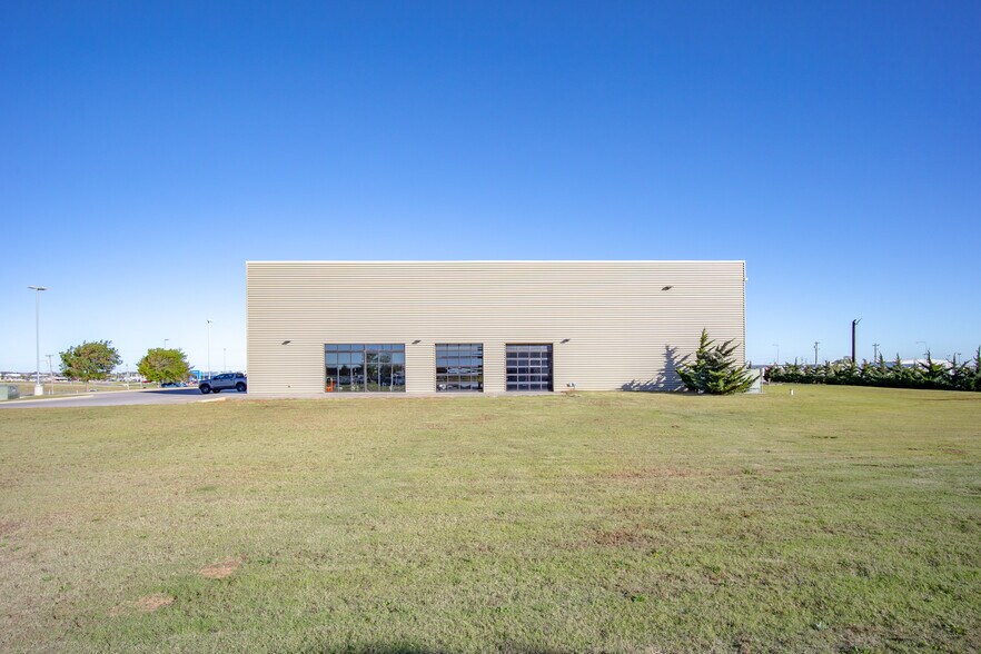 More Photos Of 4200 Carriage Way, Weatherford Medical For Sale