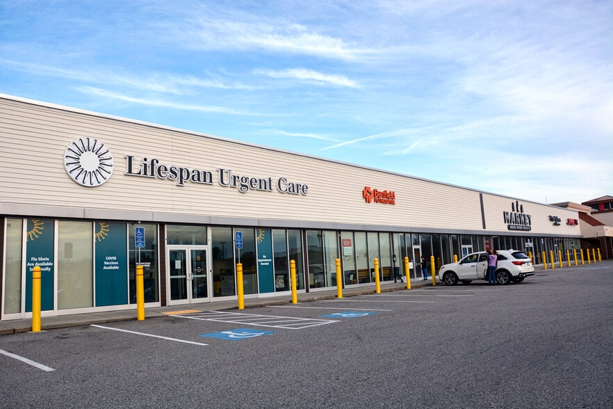 More Photos Of 1400 Atwood Ave, Johnston Unknown For Lease