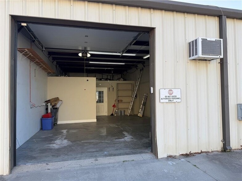More Photos Of 125 Skyspaces Ct, St Simons Island Office For Sale