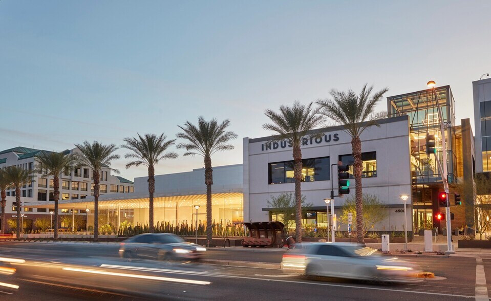 More Photos Of 7014 E Camelback Rd, Scottsdale Coworking Space