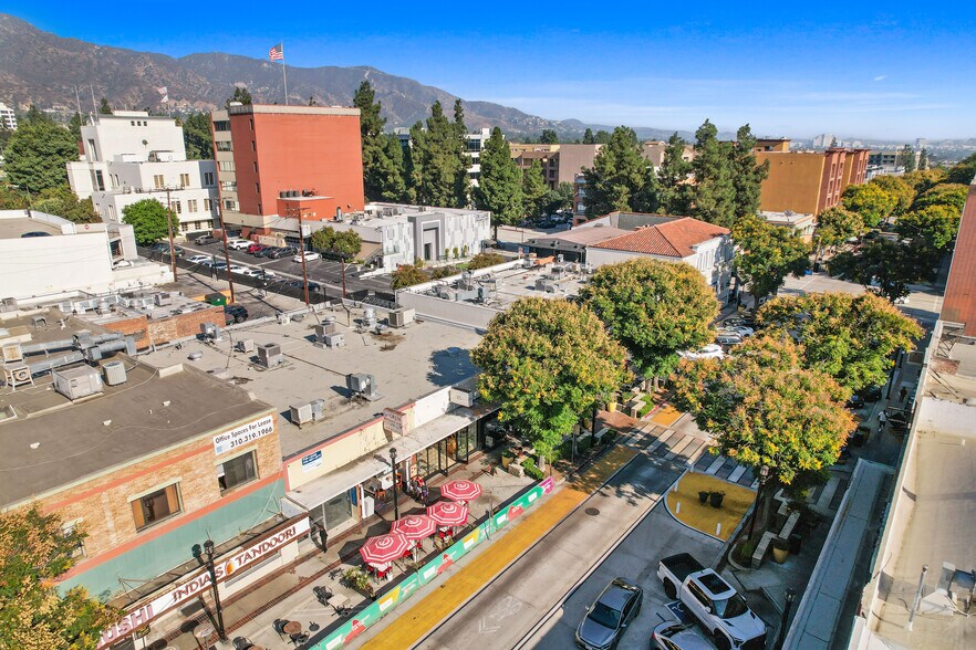 More Photos Of 130-140 N San Fernando Blvd, Burbank Storefront For Lease