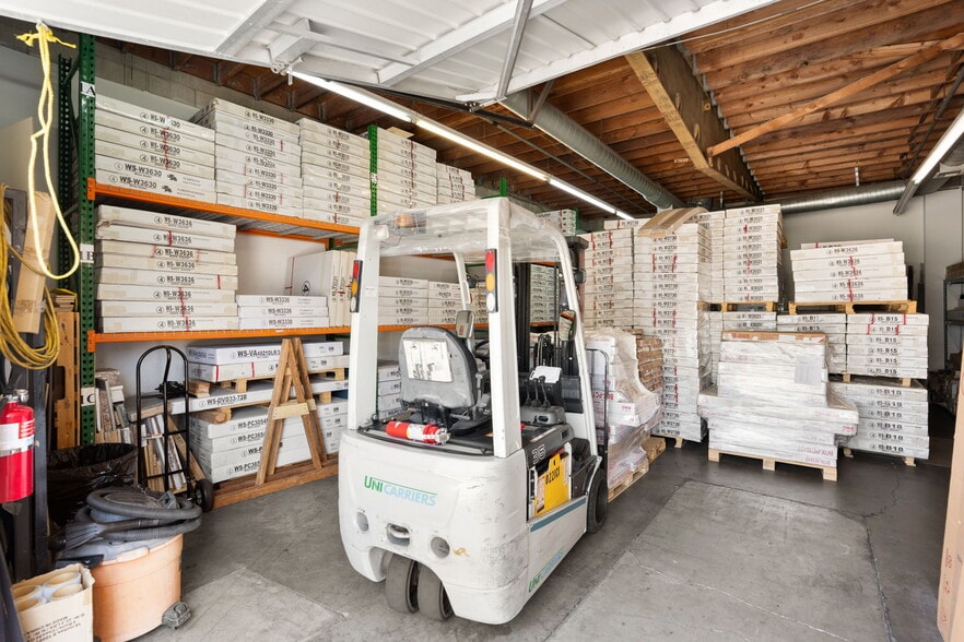 More Photos Of 127-129 S 8th Ave, La Puente Warehouse For Sale