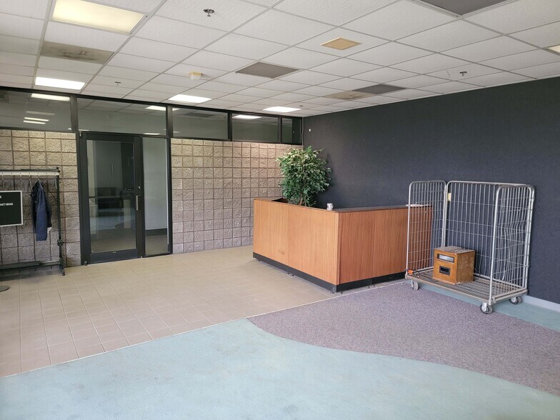 More Photos Of 917 Liechty Rd, Berne Office For Lease