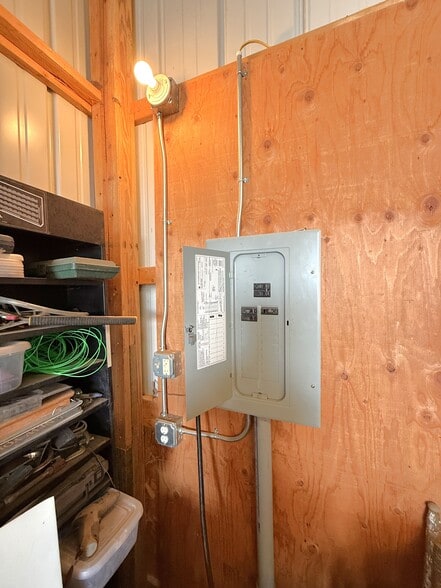 More Photos Of 309 Curtis st, Arriba Industrial For Sale