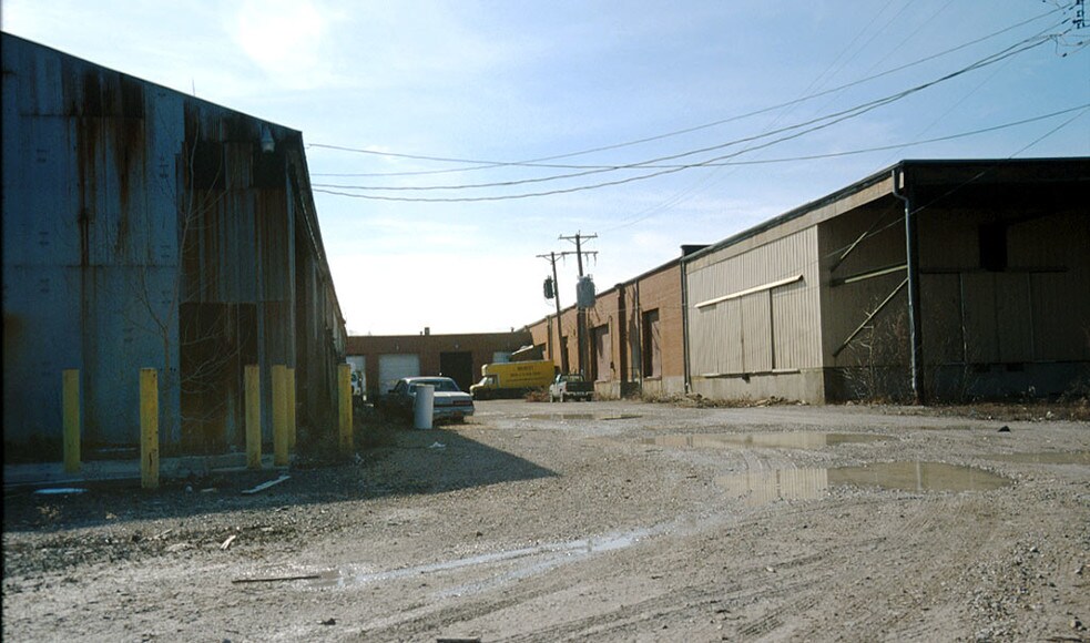 More Photos Of 125-127 Byassee Dr, Hazelwood Warehouse For Lease