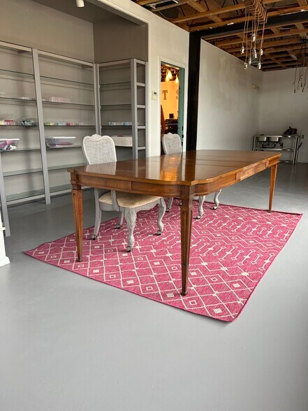 More Photos Of 213 N West St, Atlanta General Retail For Sale