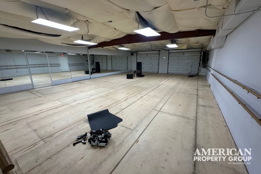 More Photos Of 2924-2926 Hyde Park St, Sarasota Office For Sale