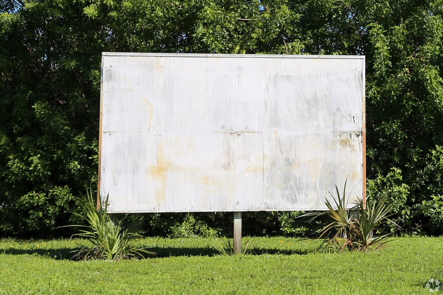 More Photos Of 1190-1191 Old Dixie Hwy, Delray Beach Warehouse For Lease