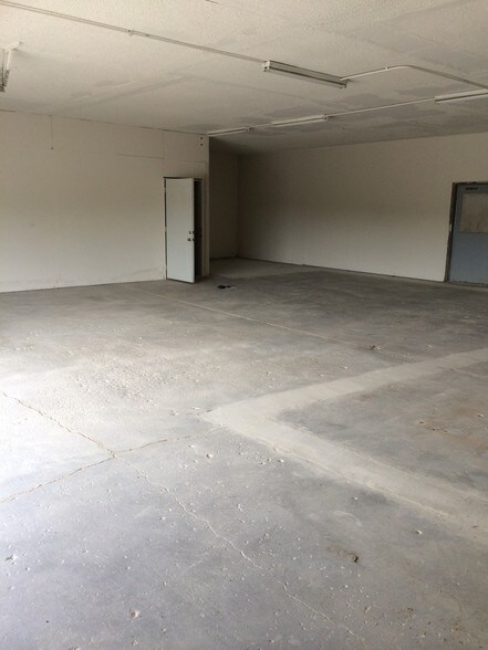 More Photos Of 715 N 2nd St, Palmyra Self Storage For Lease