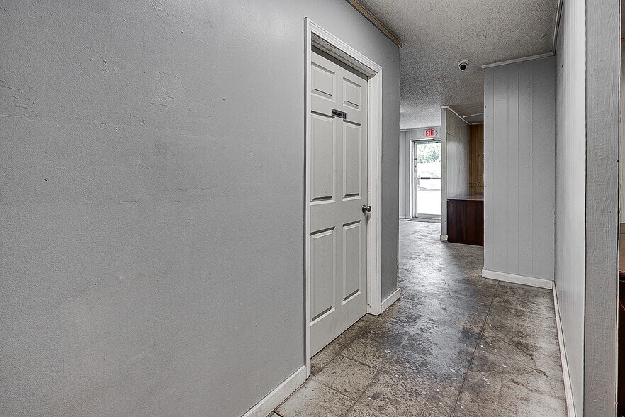 More Photos Of 174 LeWallen Rd, Asheboro Auto Repair For Lease