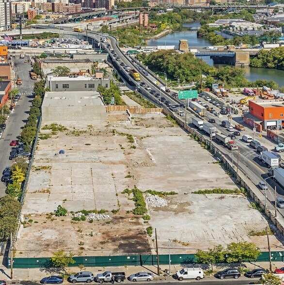 More Photos Of 913 Edgewater Rd, Bronx Industrial For Lease