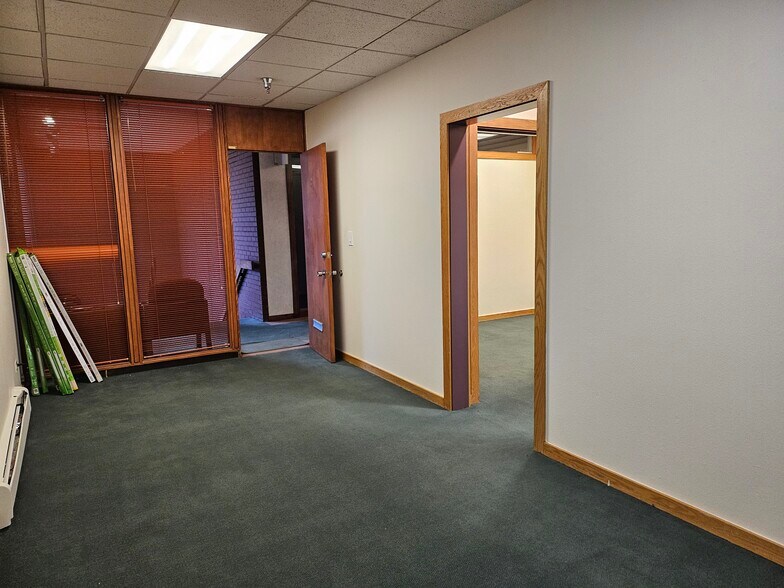 More Photos Of 2027-2035 Broadway, Boulder General Retail For Lease