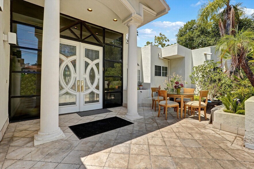 More Photos Of 4623 Hayvenhurst Ave, Encino Apartments For Sale
