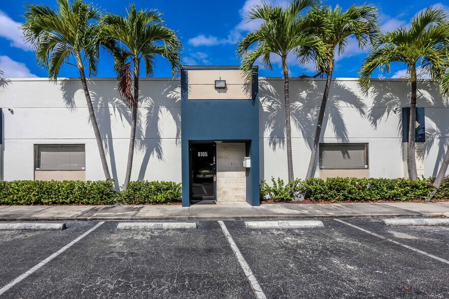 More Photos Of 8105 NW 33rd Street, Doral Flex For Sale