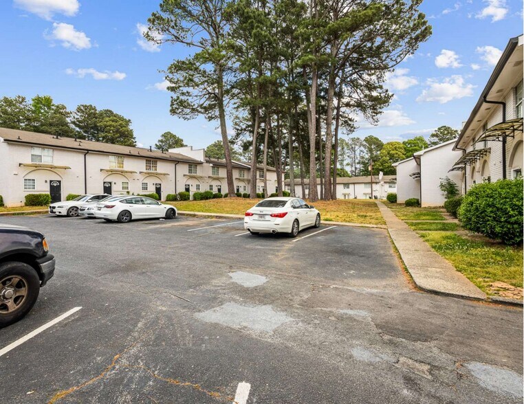 More Photos Of 7234 Tara Blvd, Jonesboro Apartments For Sale