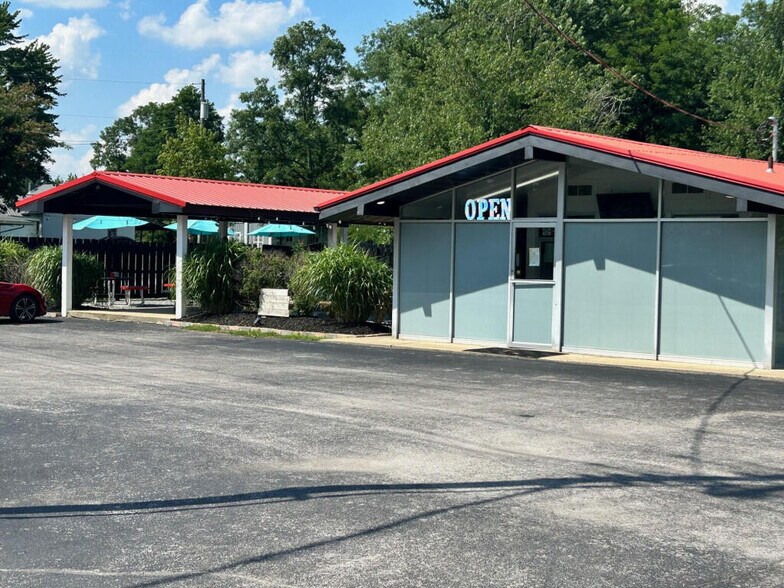 More Photos Of 178 Lakeway Dr, Russell Springs Restaurant For Sale