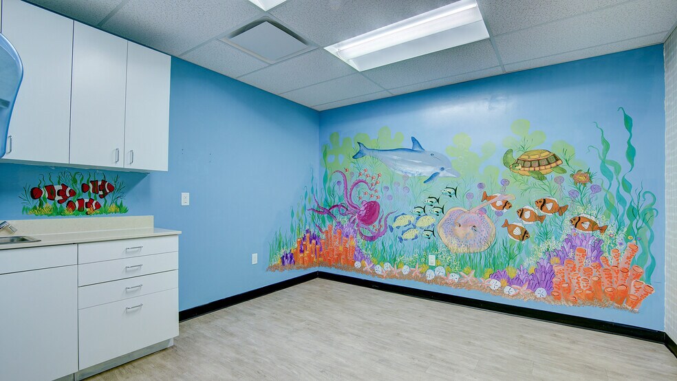 More Photos Of 2 Kings Hwy, Middletown Medical For Lease