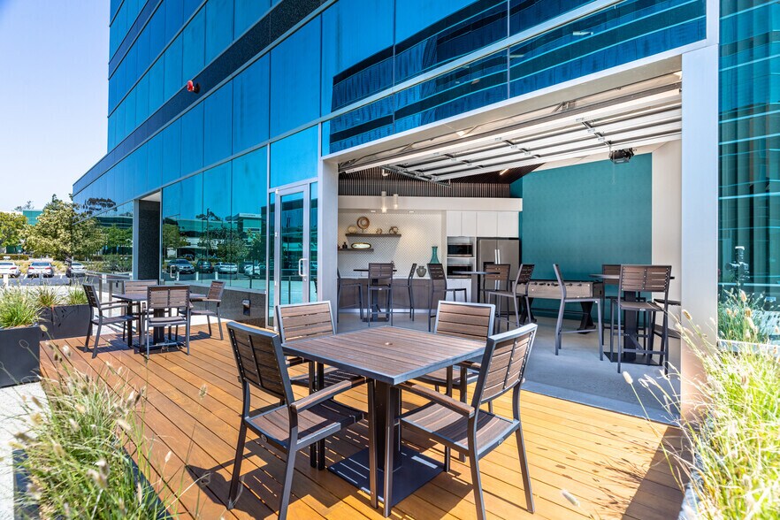 More Photos Of 9655 Granite Ridge Dr, San Diego Unknown For Lease