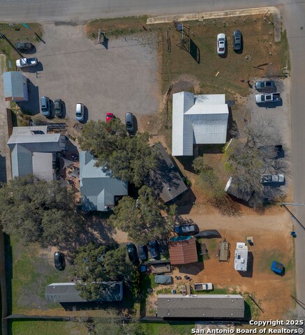 More Photos Of 1820 10th St, Floresville Freestanding For Sale
