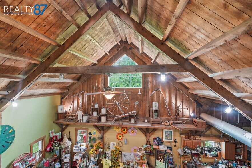 More Photos Of 495 Miller Rd, Hiawatha Specialty For Sale