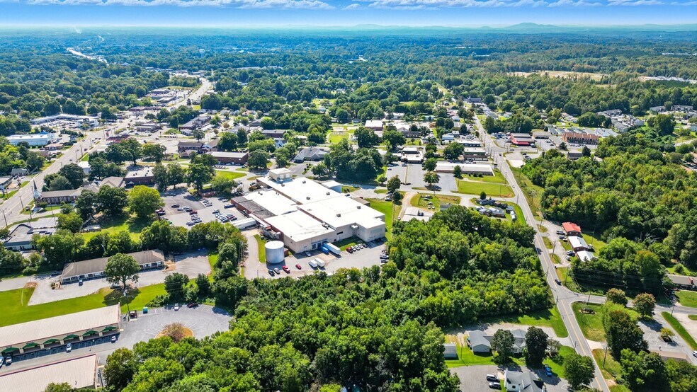 More Photos Of 11651 N Main St, Archdale Land For Sale