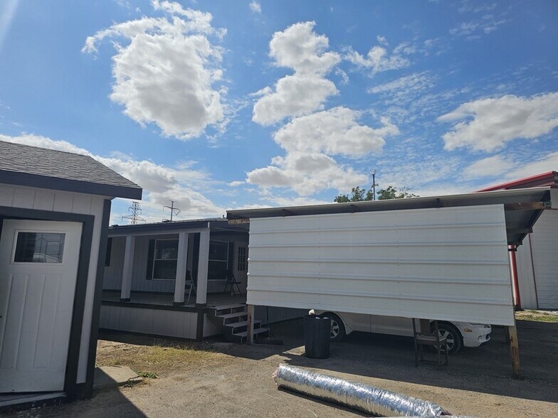 More Photos Of 11010 W Joan Dr, Odessa Warehouse For Sale