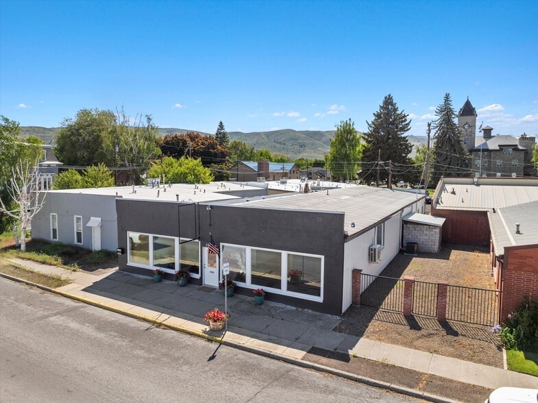 More Photos Of 1905 2nd St, Baker City Storefront Retail Residential For Sale