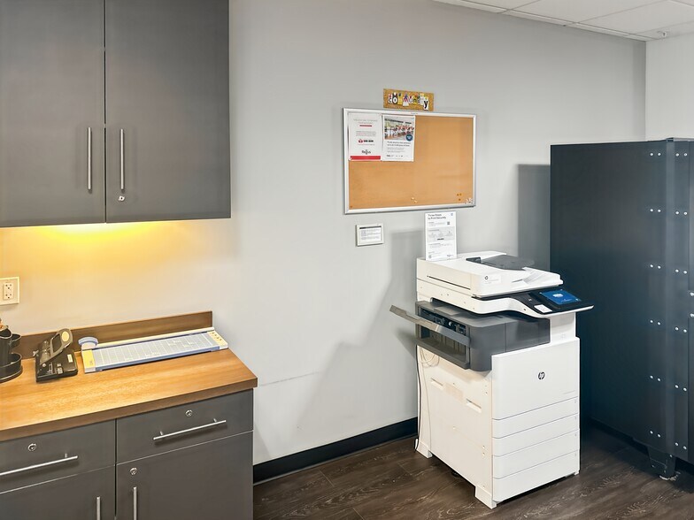 More Photos Of 111 N Orange Ave, Orlando Coworking Space