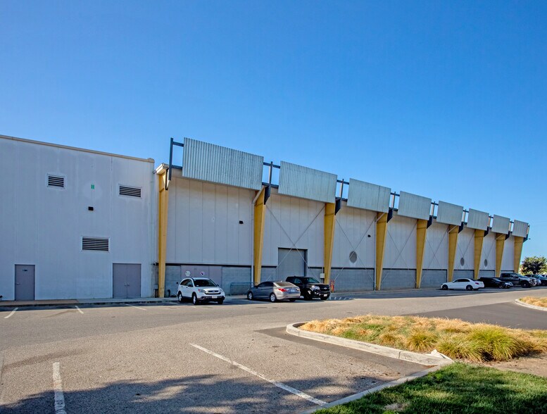 More Photos Of 1500 S 10th St, San Jose Skating Rink For Lease