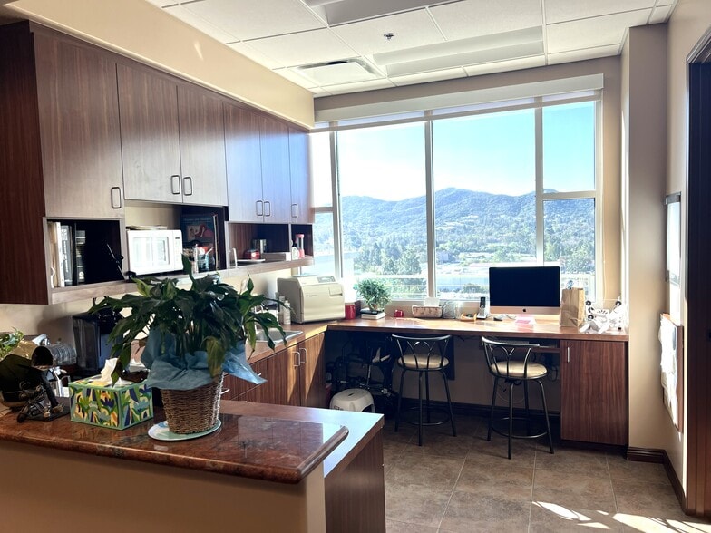 More Photos Of 555 Marin St, Thousand Oaks Office For Sale