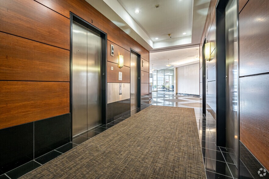 More Photos Of 9494 Southwest Fwy, Houston Office For Lease