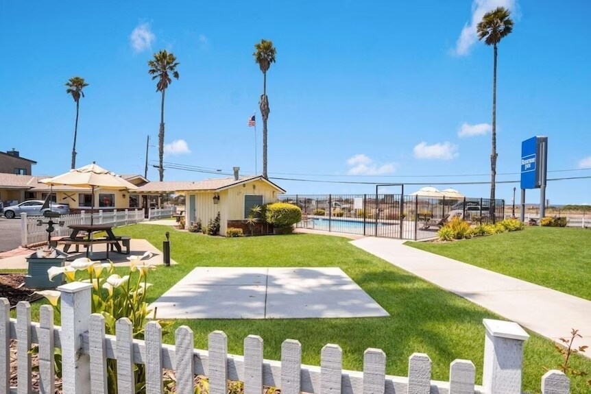 More Photos Of 2460 Main St, Morro Bay Hotel For Sale
