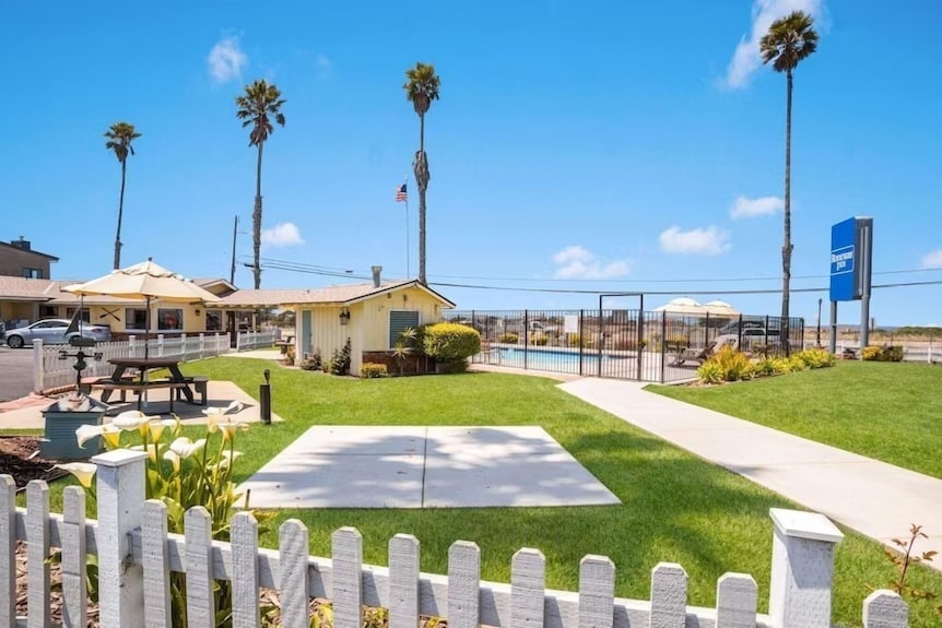 More Photos Of 2460 Main St, Morro Bay Hotel For Sale