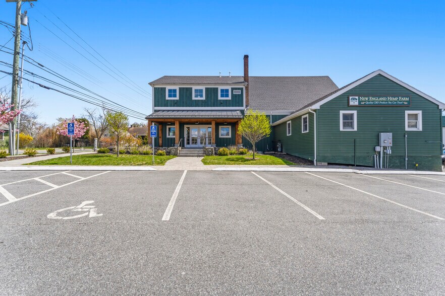 More Photos Of 13 Fort Hill Rd, Groton Storefront Retail Residential For Sale