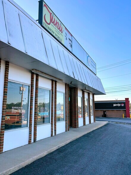 More Photos Of 30 W 11th Ave, York Storefront For Lease