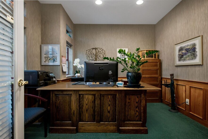 More Photos Of 406-412 E Main St, Grass Valley Office For Lease