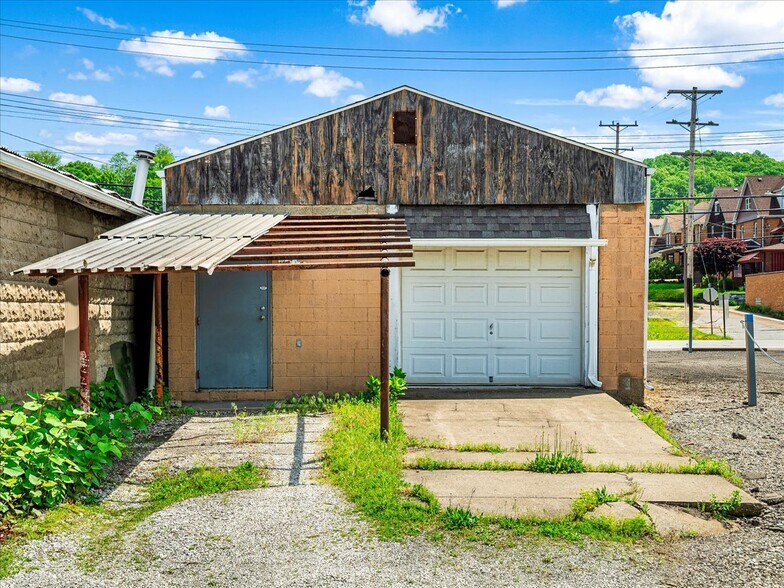 More Photos Of 2600 Duss Ave, Ambridge Unknown For Sale