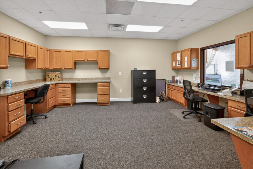 More Photos Of 733 & 737 County Road 466, Lady Lake Medical For Sale