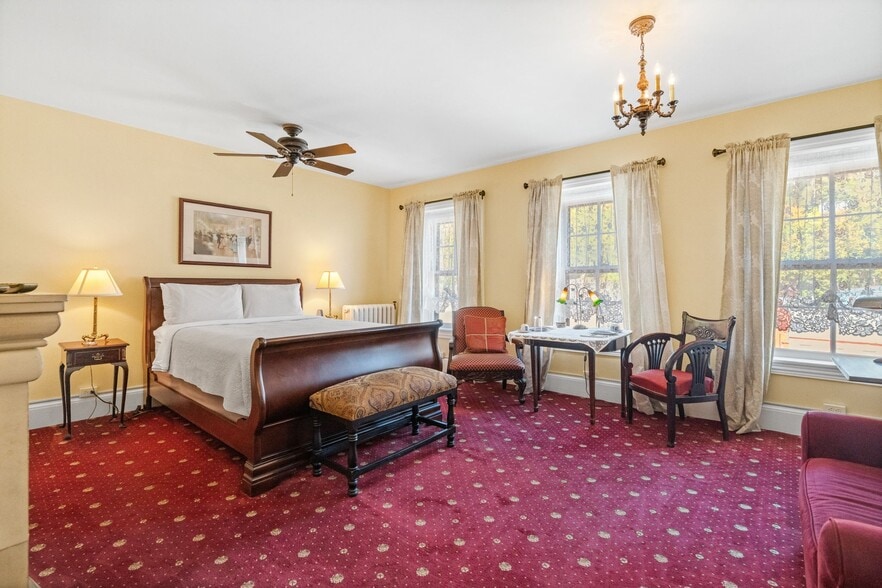 More Photos Of 23-25 Race St, Jim Thorpe Hospitality For Sale